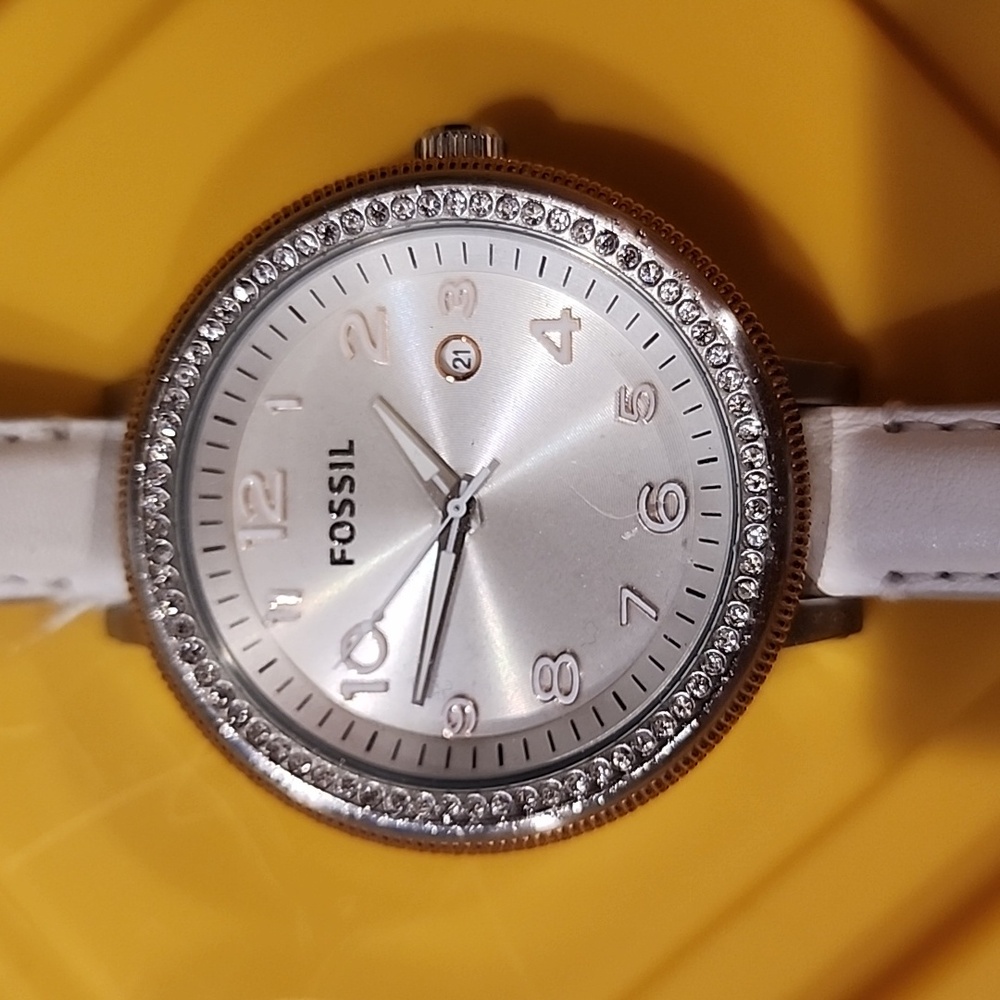 Fossil watch white diamonds w new battery